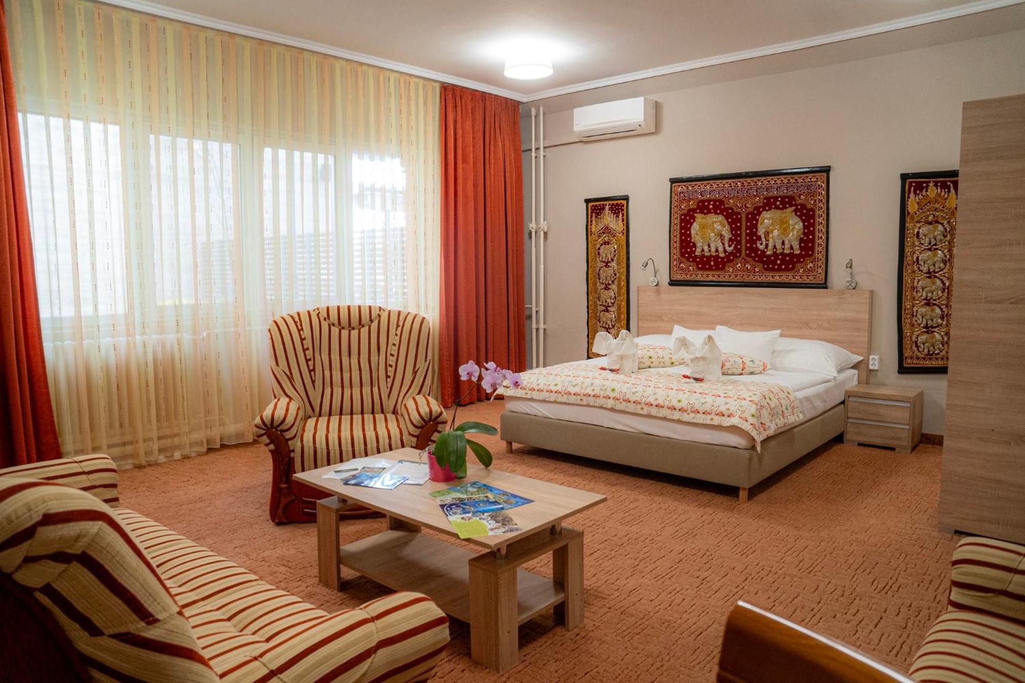 Hotel Dzsungel Nyiregyhaza Luaran gambar